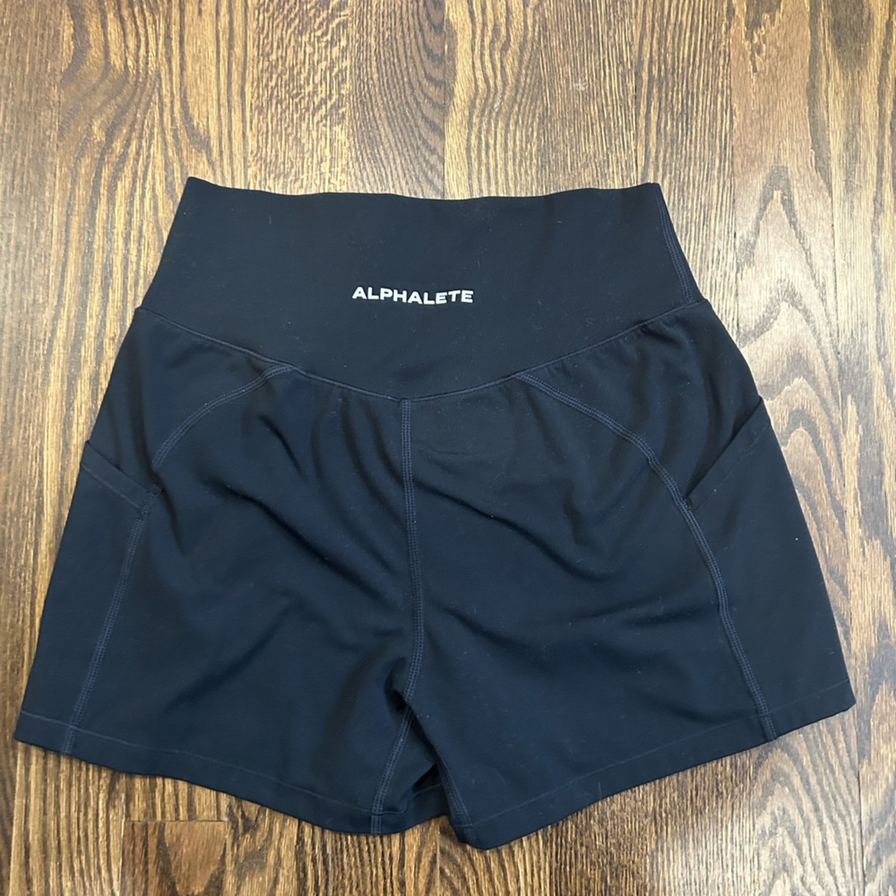 Alphalete Pocket Shorts 4” inseam Medium Black